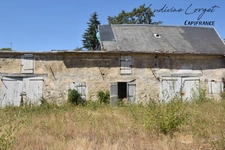 A vendre Corps de ferme à rénover entièrement proche BETZ(60)– Maison de maître de 450 m² -8 chambres -plusieurs bâtiments et terrain de 6 000 m² – Projet destiné à un professio