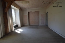 A vendre Corps de ferme à rénover entièrement proche BETZ(60)– Maison de maître de 450 m² -8 chambres -plusieurs bâtiments et terrain de 6 000 m² – Projet destiné à un professio