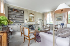 Maison de Maître en pierre de taille proche Soissons – 421m2habitables -vivable de plain-pied–6 chambres-3 salle de bain–2 salle d’eau–Dortoir–salle de jeux–Piscine-Dépendance- Parc clos 3680m2 