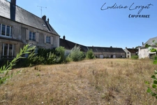 A vendre Corps de ferme à rénover entièrement proche BETZ(60)– Maison de maître de 450 m² -8 chambres -plusieurs bâtiments et terrain de 6 000 m² – Projet destiné à un professio