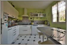 Maison traditionnelle de 1988 à vendre à 10min de VILLERS-COTTERETS (02) 20min de SOISSONS-6 pièces- 146 m² vivable de plain-pied- 4 chambres- Mezzanine–Sous-sol total -piscine – Abris -Terrain 5859m2