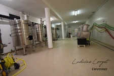 A vendre Local professionnel loué /bureau proche de EPERNAY (51)À vendre – Pressoir - cuverie -stockage -bureaux – 423m2