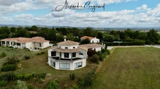 A vendre - CAHUZAC (81) - Maison contemporaine 145 m² avec sous-sol complet, terrain de 1700 m² et vue imprenable sur le lac
