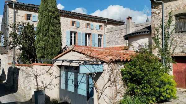 Dourgne (81) — Maison de caractère en pierre 1750 — DPE C — 360 m² — Gîte indépendant — Chambres d'hôtes/gîte rural