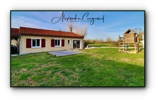 A vendre maison de plain-pied RT2012 de 84 m² avec 3 chambres, jardin et carport