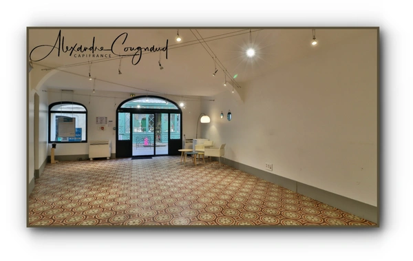 Dpt Tarn (81), à vendre CASTRES centre-ville (Ecusson) - Local commercial de 145 m²