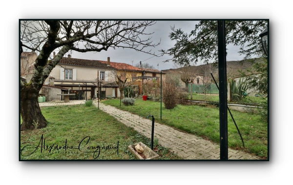 Maison à vendre 6 pièces DOURGNE (81) de 198 m² avec jardinet de 200 m²