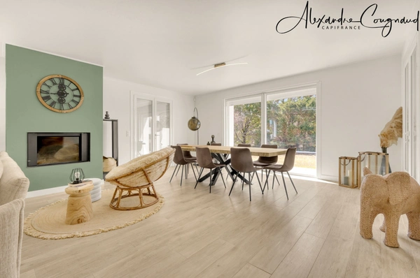 A vendre SAÏX (81) - Maison d’architecte P8 de 309 m² avec piscine, grand terrain constructible et vue Montagne Noire