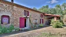 Soual (81) — Corps de ferme 187 m², 6 chambres, dépendances 440 m², terrain 9 800 m²