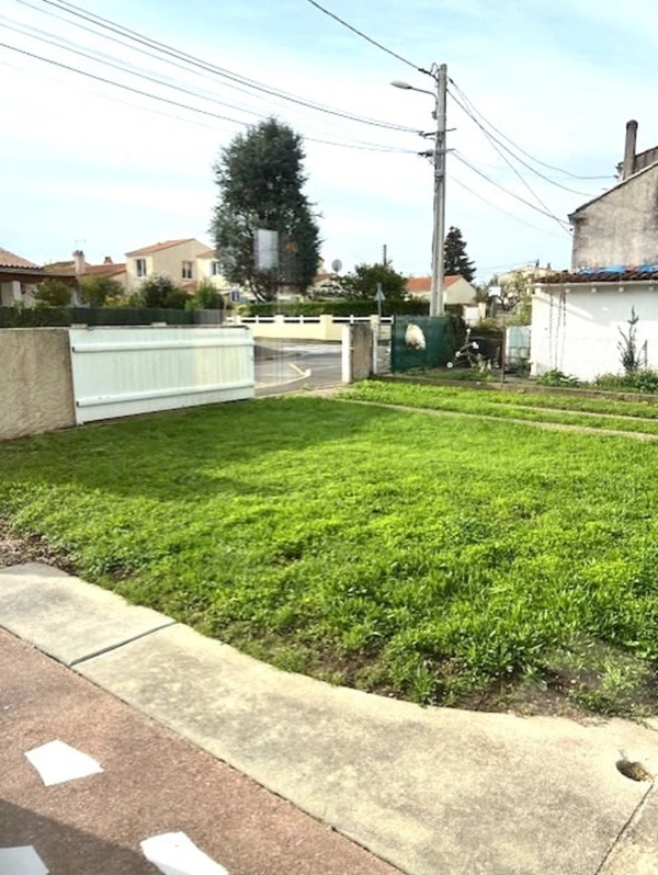 Maison à vendre 6 pièces SAINTES (17)