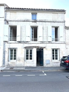 Maison à vendre 8 pièces SAINTES (17)