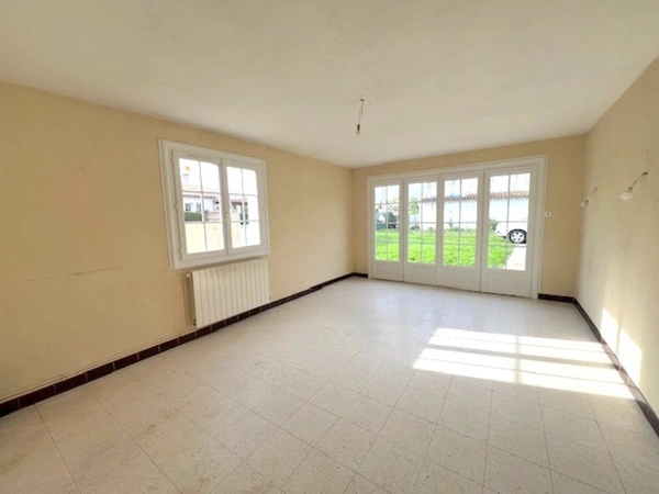 Maison à vendre 6 pièces SAINTES (17)