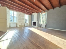 VENTE A TERME LIBRE - Ensemble de 2 maisons indépendantes à vendre, BUSSAC SUR CHARENTE (17)