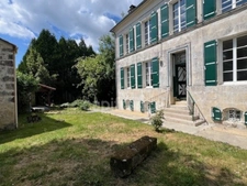 VENTE A TERME LIBRE - Ensemble de 2 maisons indépendantes à vendre, BUSSAC SUR CHARENTE (17)