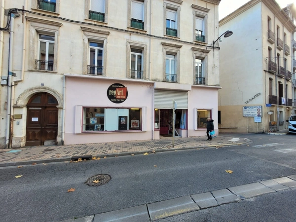 Local commercial 106 m² + 50 m² annexe – Emplacement stratégique à Amélie-les-Bains (66)