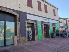 A vendre St Génis des Fontaines (66)  murs commerciaux loués Enseigne nationale de renom.