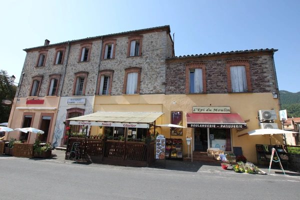 Pyrénées Orientales (66), à vendre FDC Boulangerie - Pâtisserie - avec deux boutiques