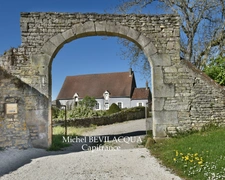 Propriété de 8074 m², anciennes dépendances du Château d'OUROUER à vendre OUROUER LES BOURDELINS (18) 