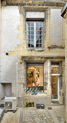 Immeuble à vendre NEVERS (58) La prestigieuse Maison du Prieur au coeur historique de NEVERS Inscrit MH à réabiliter.