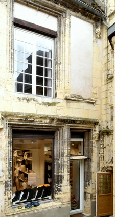 Immeuble à vendre NEVERS (58) La prestigieuse Maison du Prieur au coeur historique de NEVERS Inscrit MH à réabiliter.