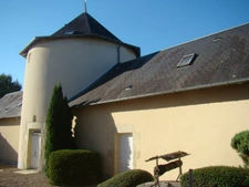 Nièvre (58) department, COULANGES les NEVERS: beautiful, unique property with no overlooking neighbors, comprising 18 rooms and 406m² of living space.