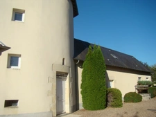 Nièvre (58) department, COULANGES les NEVERS: beautiful, unique property with no overlooking neighbors, comprising 18 rooms and 406m² of living space.