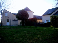 Nièvre (58) department, COULANGES les NEVERS: beautiful, unique property with no overlooking neighbors, comprising 18 rooms and 406m² of living space.