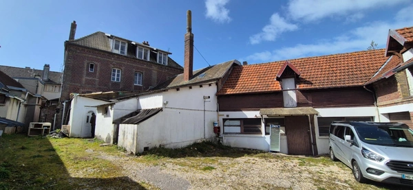 DIEPPE – Ensemble immobilier à réhabiliter – potentiel 4/5 logements + 4 garages