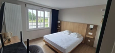 (76)  RARE À LA VENTE – HÔTEL 18 CHAMBRES – MURS ET FONDS INCLUS – 1 000 m² – ENTRE ROUEN ET NEUFCHÂTEL