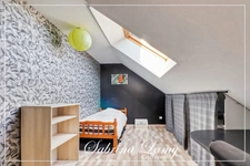 Apartment / Triplex House for Sale in the Center of Vertus - 3 bedrooms - type 5 - courtyard
