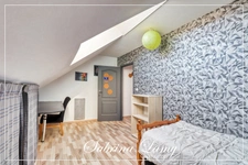 Apartment / Triplex House for Sale in the Center of Vertus - 3 bedrooms - type 5 - courtyard