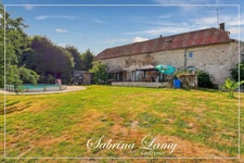 Ancien corps de ferme réhabilité – 202 m² habitables, dépendances, hangar et plus de 2 319 m² de terrain