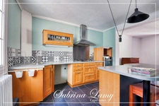 Apartment / Triplex House for Sale in the Center of Vertus - 3 bedrooms - type 5 - courtyard