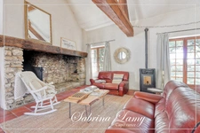 CHARACTERFUL COUNTRY HOUSE – 201 SQM – SPACIOUS ROOMS – 3 SUITES – 898 SQM PLOT – FROMENTIÈRES