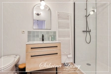 CHARACTERFUL COUNTRY HOUSE – 201 SQM – SPACIOUS ROOMS – 3 SUITES – 898 SQM PLOT – FROMENTIÈRES