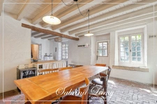 CHARACTERFUL COUNTRY HOUSE – 201 SQM – SPACIOUS ROOMS – 3 SUITES – 898 SQM PLOT – FROMENTIÈRES