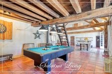 CHARACTERFUL COUNTRY HOUSE – 201 SQM – SPACIOUS ROOMS – 3 SUITES – 898 SQM PLOT – FROMENTIÈRES