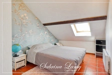 CHARACTERFUL COUNTRY HOUSE – 201 SQM – SPACIOUS ROOMS – 3 SUITES – 898 SQM PLOT – FROMENTIÈRES