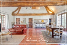 CHARACTERFUL COUNTRY HOUSE – 201 SQM – SPACIOUS ROOMS – 3 SUITES – 898 SQM PLOT – FROMENTIÈRES