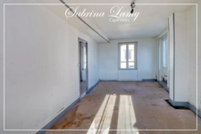 Maison à vendre 7 pièces à Chartèves de 180m² A RENOVER