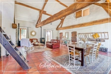 CHARACTERFUL COUNTRY HOUSE – 201 SQM – SPACIOUS ROOMS – 3 SUITES – 898 SQM PLOT – FROMENTIÈRES