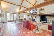CHARACTERFUL COUNTRY HOUSE – 201 SQM – SPACIOUS ROOMS – 3 SUITES – 898 SQM PLOT – FROMENTIÈRES