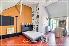 Apartment / Triplex House for Sale in the Center of Vertus - 3 bedrooms - type 5 - courtyard