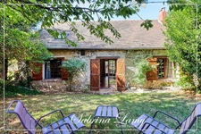 CHARACTERFUL COUNTRY HOUSE – 201 SQM – SPACIOUS ROOMS – 3 SUITES – 898 SQM PLOT – FROMENTIÈRES