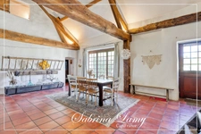 CHARACTERFUL COUNTRY HOUSE – 201 SQM – SPACIOUS ROOMS – 3 SUITES – 898 SQM PLOT – FROMENTIÈRES