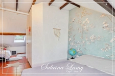 CHARACTERFUL COUNTRY HOUSE – 201 SQM – SPACIOUS ROOMS – 3 SUITES – 898 SQM PLOT – FROMENTIÈRES
