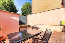 Apartment / Triplex House for Sale in the Center of Vertus - 3 bedrooms - type 5 - courtyard