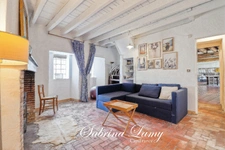 CHARACTERFUL COUNTRY HOUSE – 201 SQM – SPACIOUS ROOMS – 3 SUITES – 898 SQM PLOT – FROMENTIÈRES