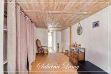 Apartment / Triplex House for Sale in the Center of Vertus - 3 bedrooms - type 5 - courtyard