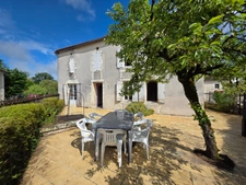 Grande maison en pierre à fort potentiel